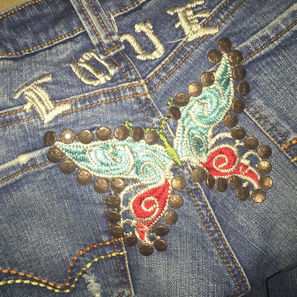 💜Sale today! YOUNIQUE EMBROIDERED JEANS